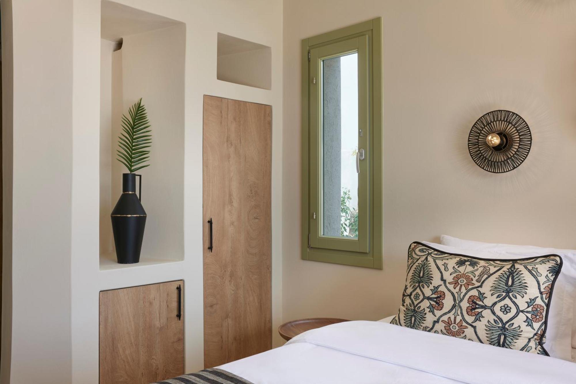 Aeon Suites - Adults Only Pýrgos Екстериор снимка