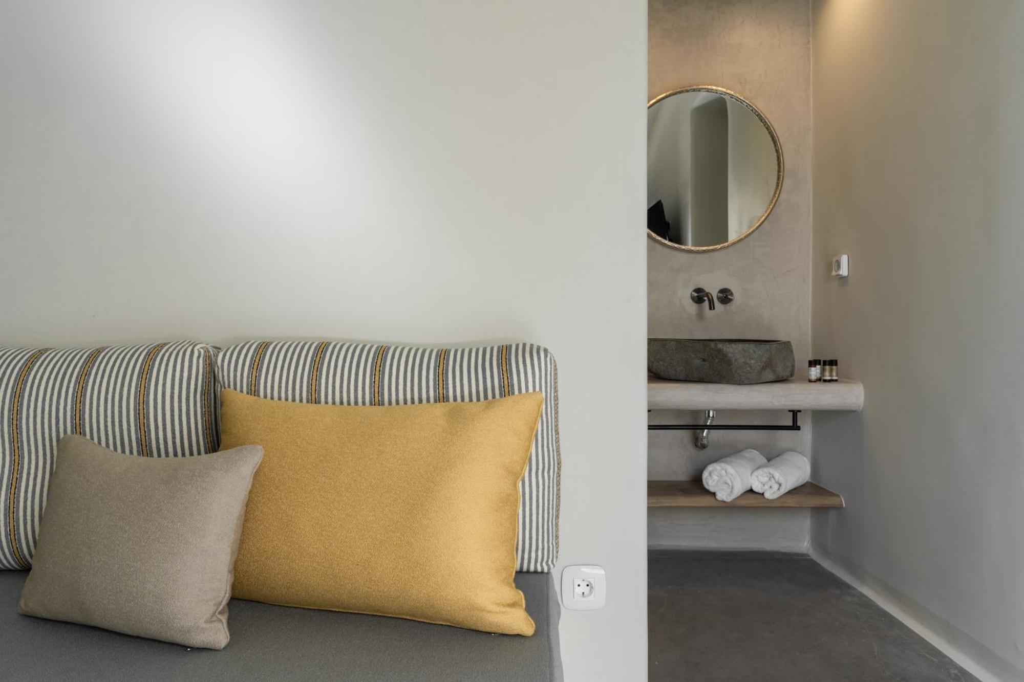 Aeon Suites - Adults Only Pýrgos Екстериор снимка